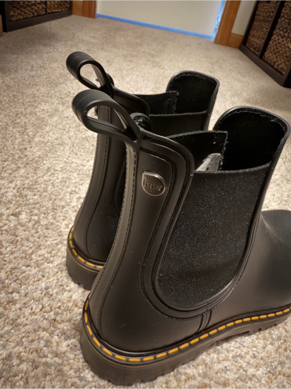 Black Chelsea Rain Boots with Yellow Stitching - Igor - Picture 2 of 3